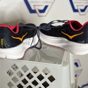 Hoka women’s Mach 6 7.5B